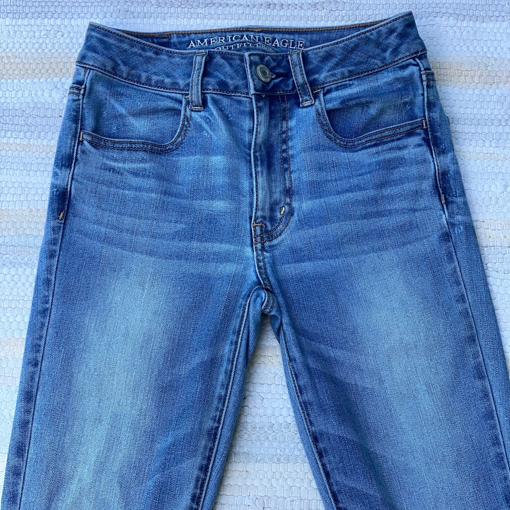 💙 3/$20 American Eagle Light Hi-Rise Jeggings